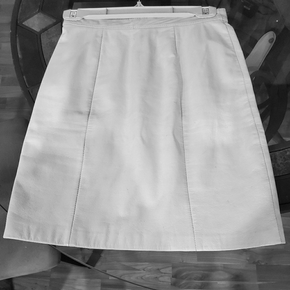 Leather skirt - Picture 1 of 5